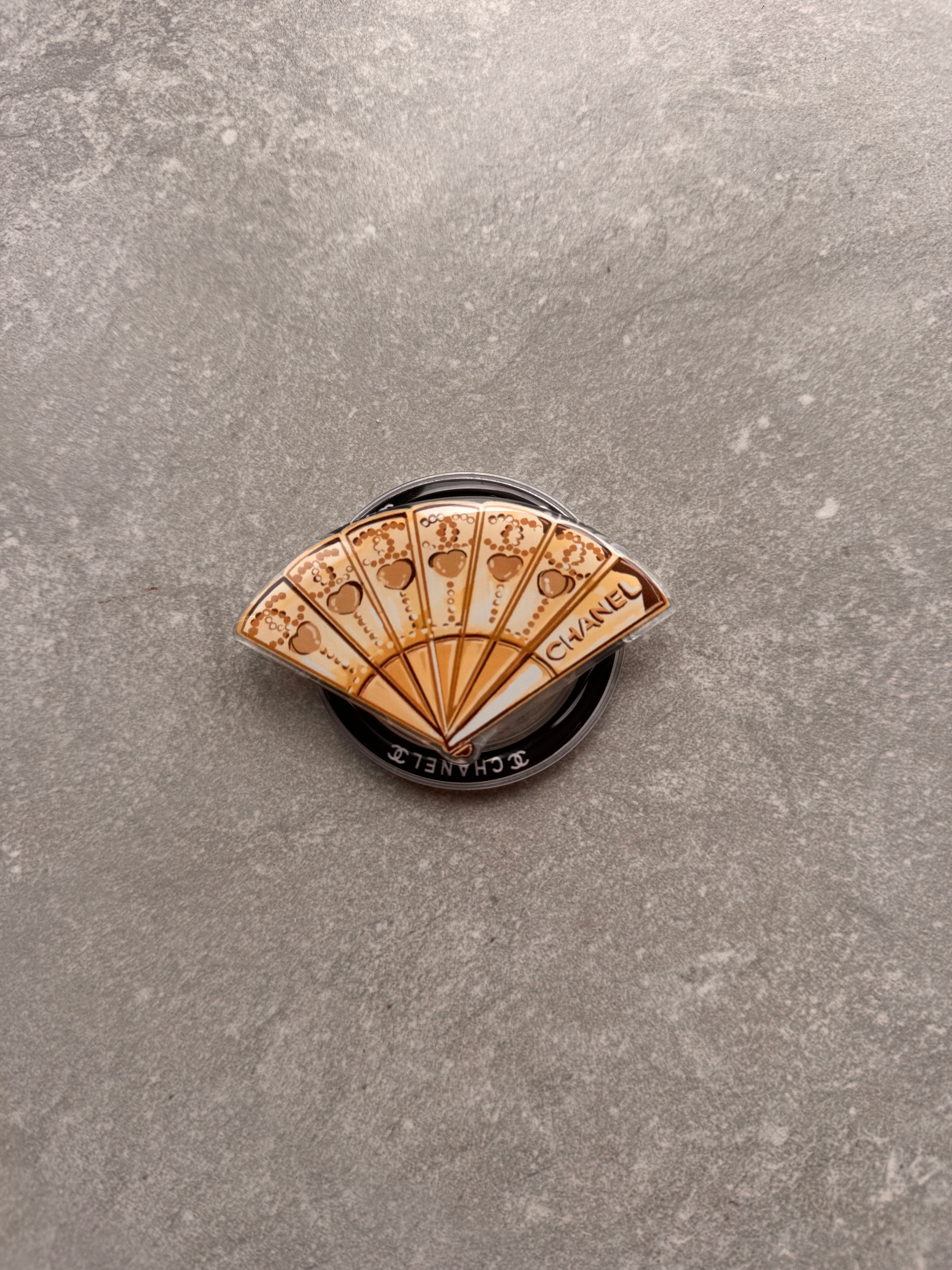Gold Fan Pop Socket